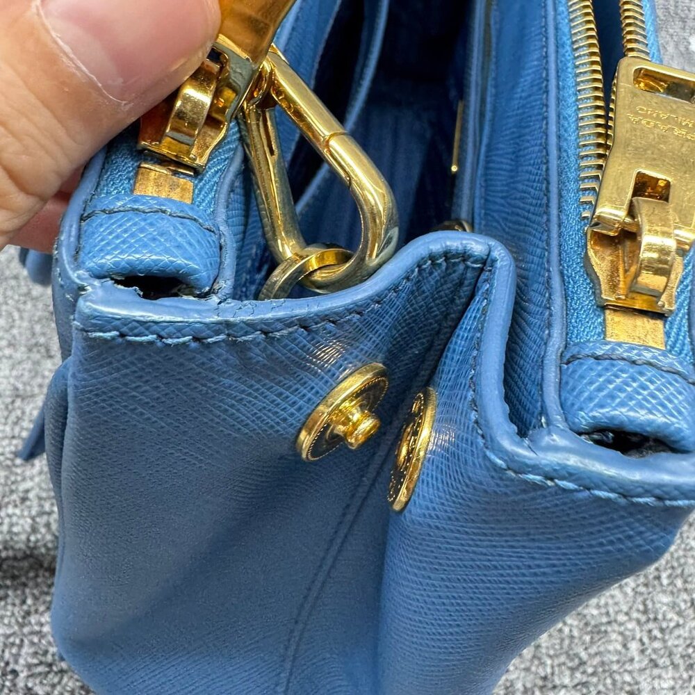 Prada Galleria Small Leather Shoulder Bag 660-071325 - Picture 10 of 13